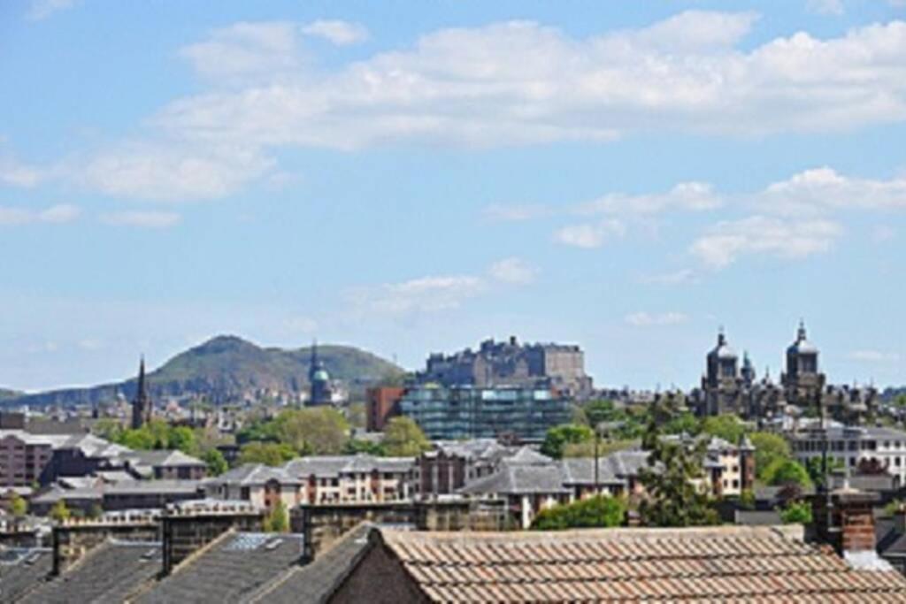 Sunny House With Views To Edinburgh Skyline Villa Exteriör bild